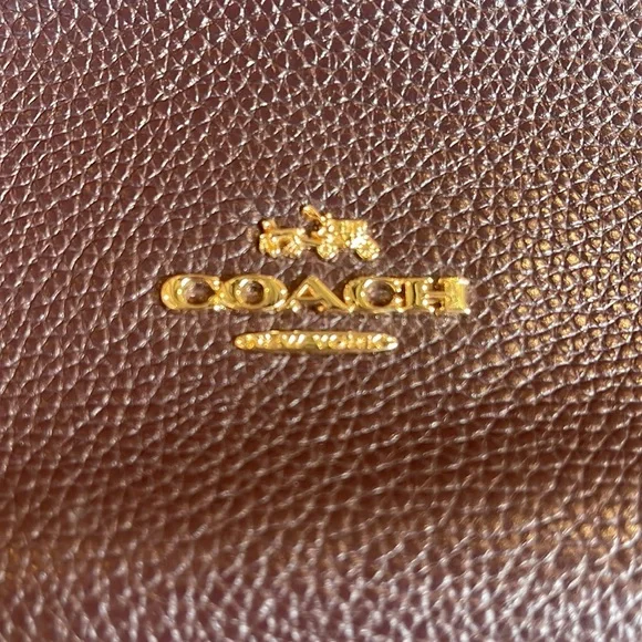 Coach Edie 31 Refined Pebble
Leather Shoulder Bag NWT in Oxblood w duster - Picture 8 of 9